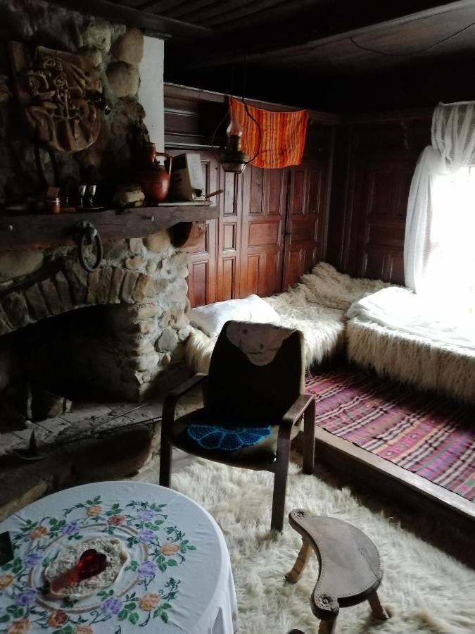 Къщата На Художника Hotel Zheravna Luaran gambar