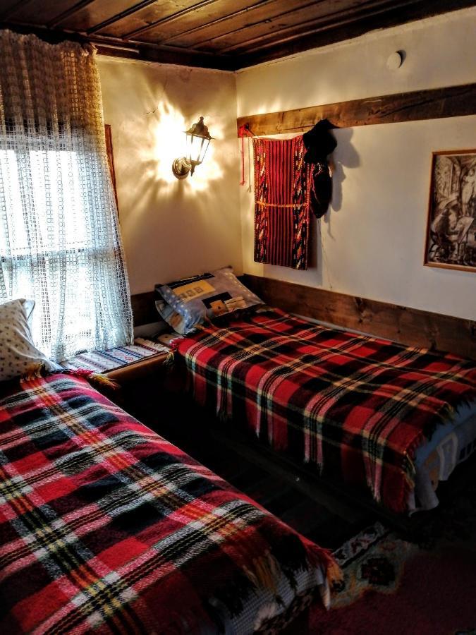 Къщата На Художника Hotel Zheravna Luaran gambar