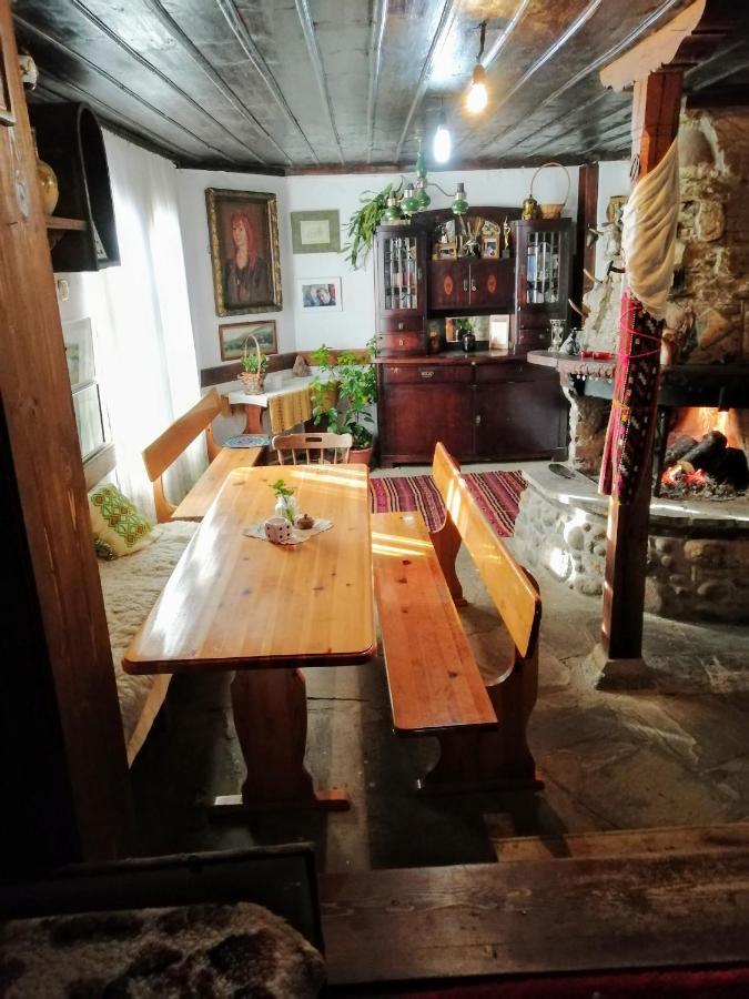 Къщата На Художника Hotel Zheravna Luaran gambar